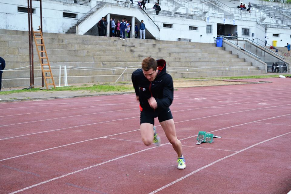Alumnos de la UCALP se destacan en torneo de atletismo