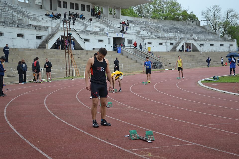 Alumnos de la UCALP se destacan en torneo de atletismo