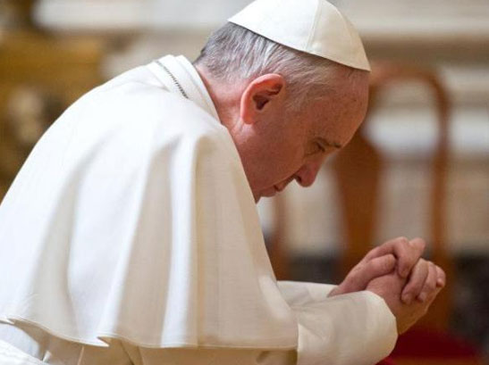 Francisco pidió que todos oremos como una misma familia