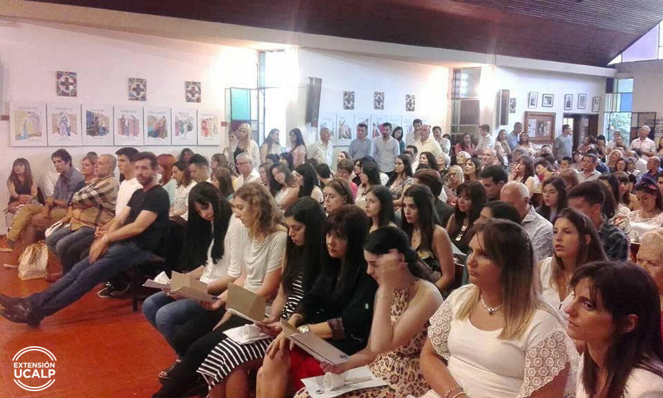  Alumnos de la Sede Bernal celebraron sacramentos