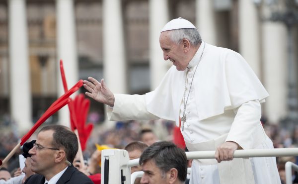 Promover el diálogo entre ciencia y religión, el Papa a la Specola Vaticana