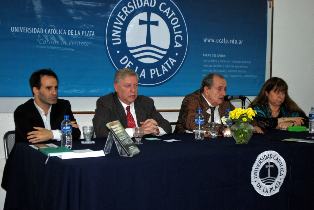 Presentación de libro en la Facultad de Derecho y Ciencias Políticas