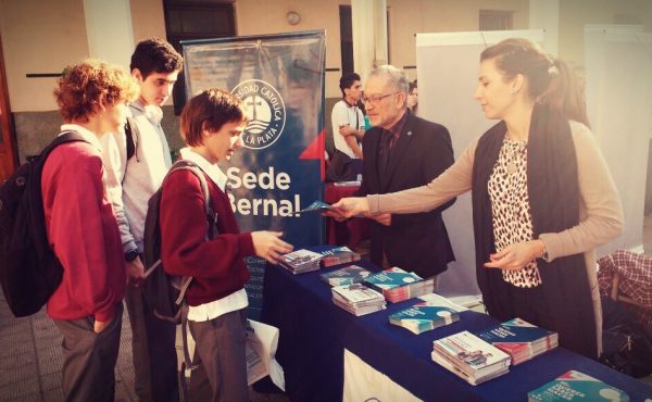 La Sede Bernal continúa con el programa de visitas a colegios secundarios