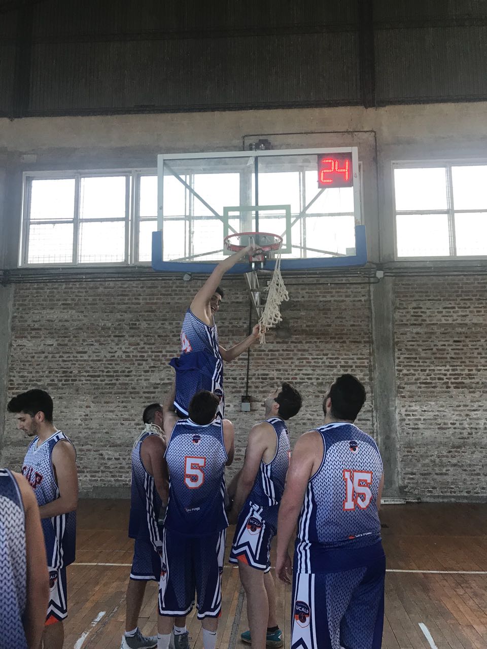 El equipo de básquet se consagró campeón