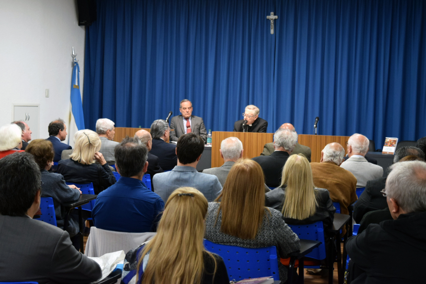 Se presentó el libro La Educación en clave católica de Monseñor Aguer (6)