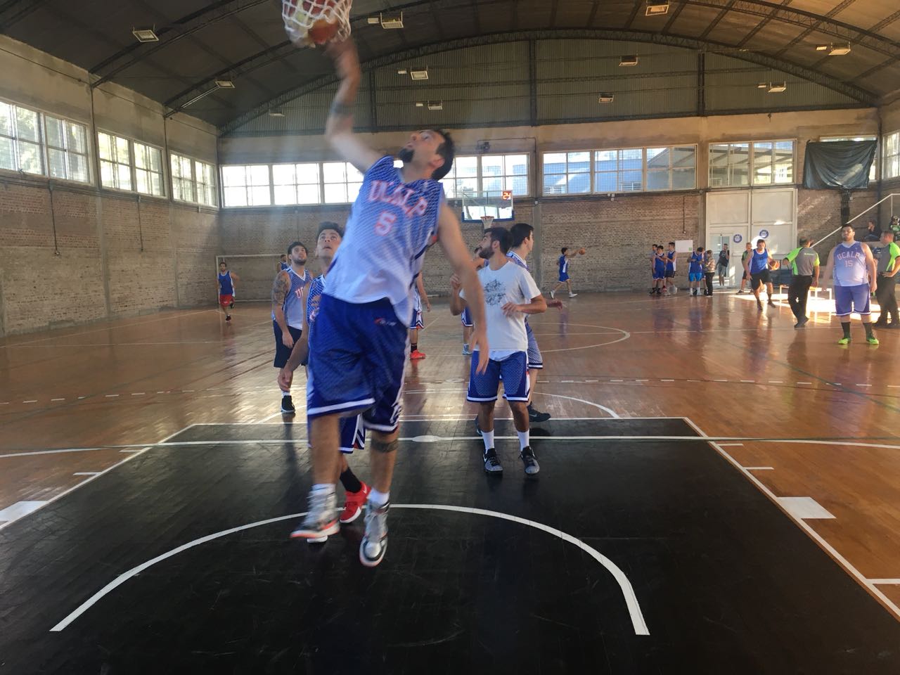 Buen comienzo para el equipo de básquet de la UCALP