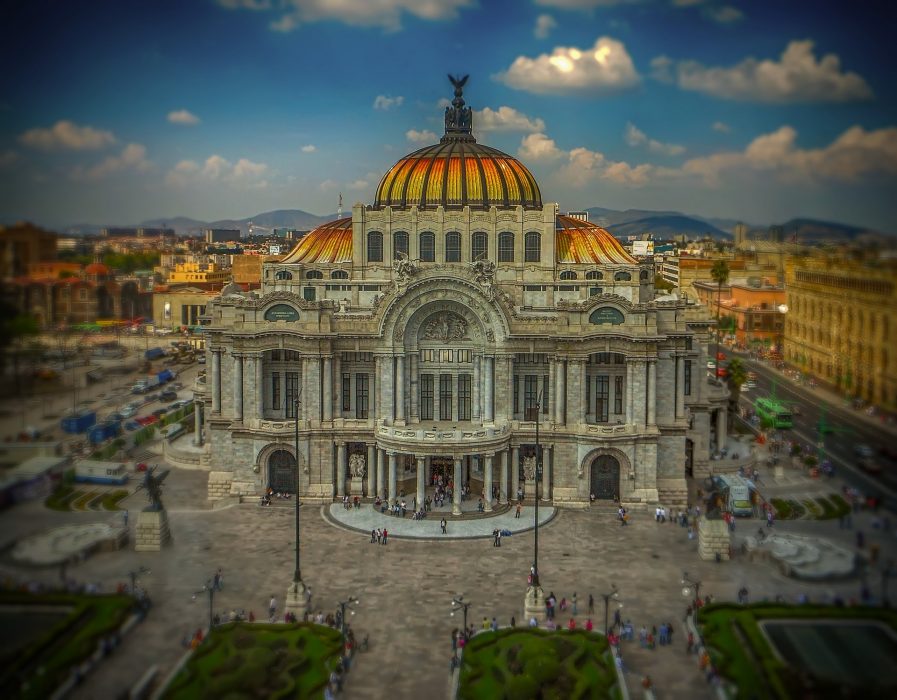 Estudios y becas de posgrado en México