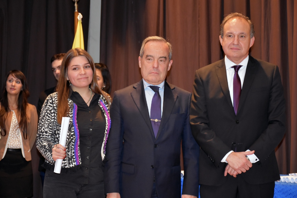 Entrega de diplomas a los graduados de Abogacía 