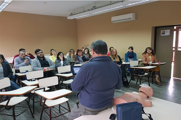 UCALP: Capacitación en RCP y edificios cardioprotegidos