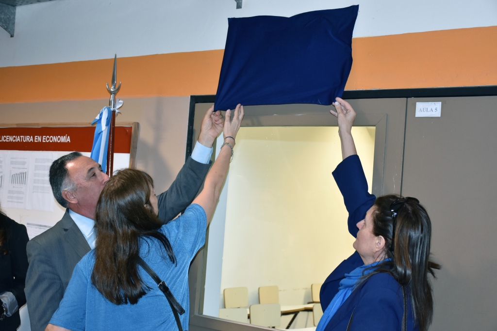 Reconocimiento a docentes de la Facultad de Ciencias Económicas y Sociales 