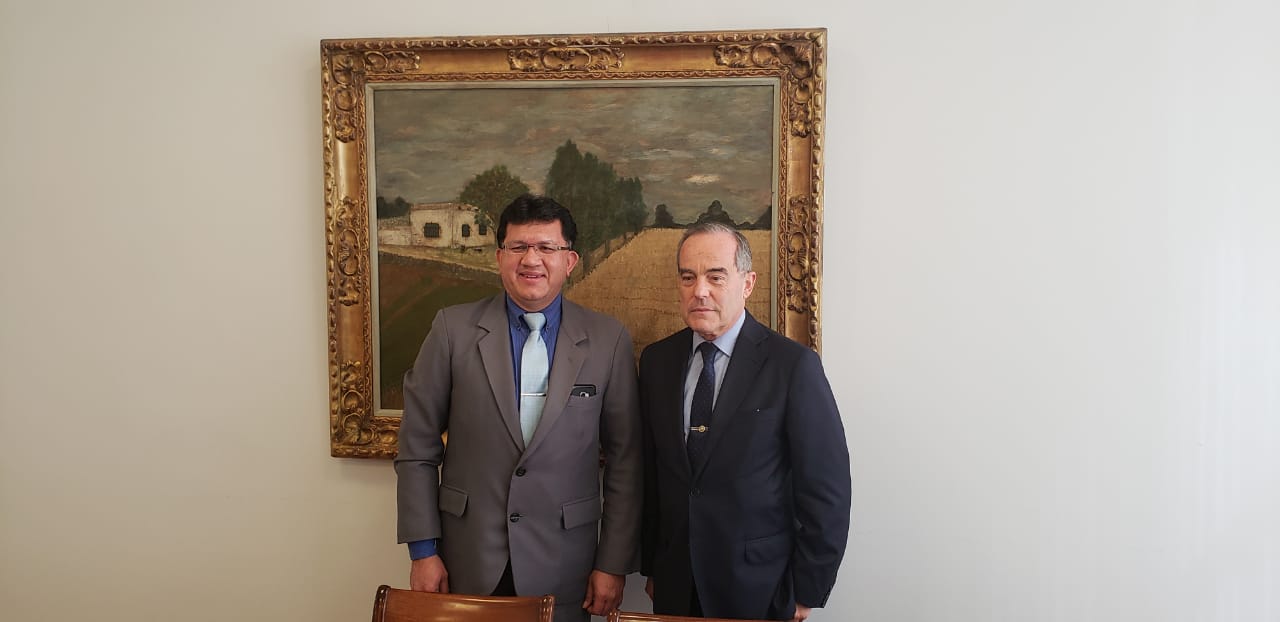 El cónsul de la República del Paraguay en la UCALP