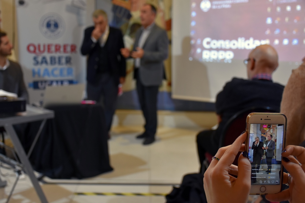 Emotivo homenaje al Profesor Omar Ferraro