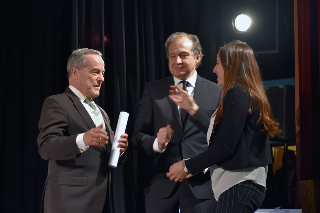 Entrega de diplomas en la Facultad de Derecho y Ciencias Políticas 