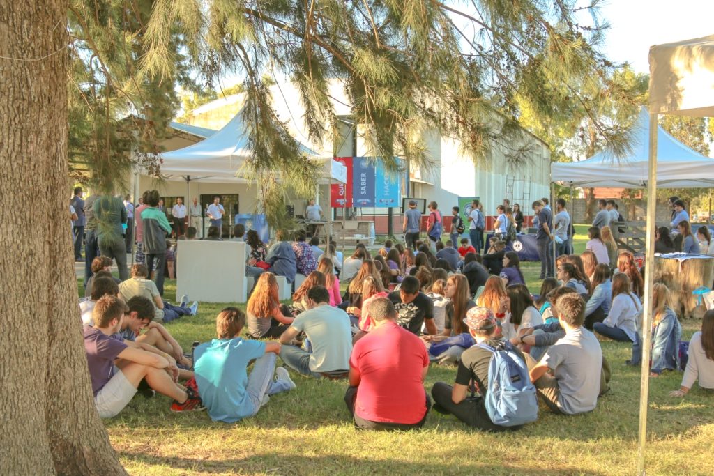 El Campo de Deportes está disponible para la Comunidad UCALP