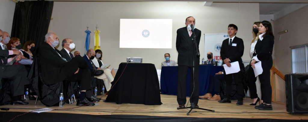 Emotivo homenaje a docentes de la Facultad de Ciencias Económicas y Sociales