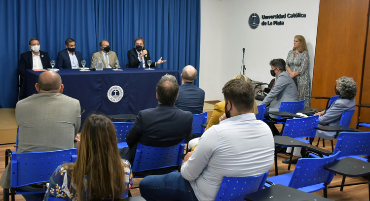Presentación de la carrera de Martillero y Corredor de Comercio y convenio con el grupo Keymex