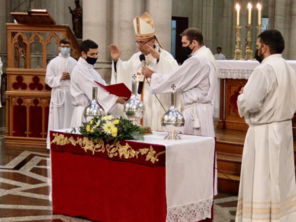 Nos unimos a toda la Iglesia Arquidiocesana en la Misa Crismal