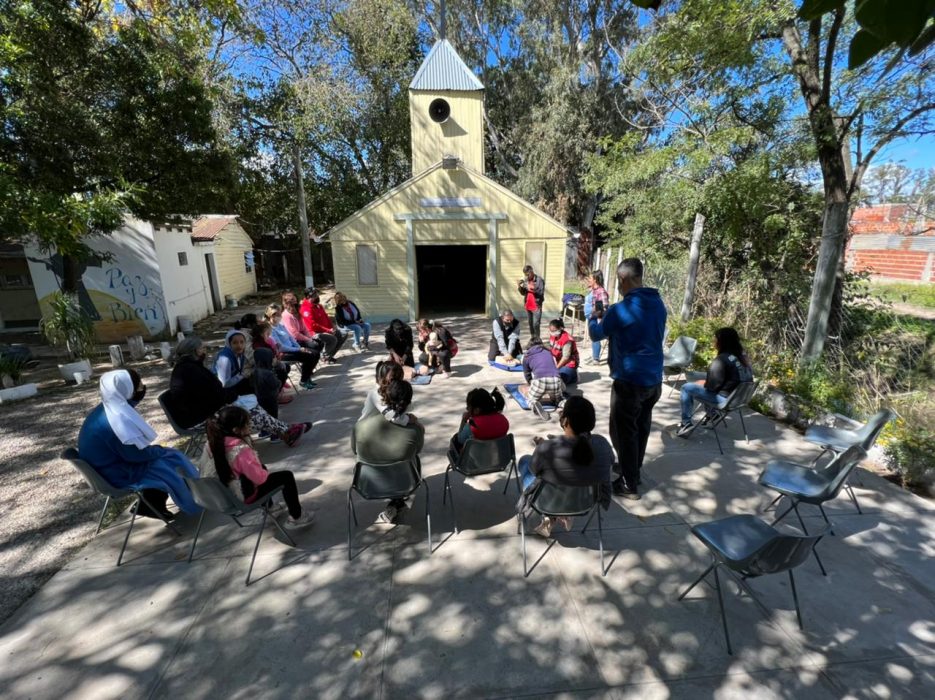 Solo con tus manos podes salvar una vida: “Taller de RCP en el barrio Los Pinos – Melchor Romero”