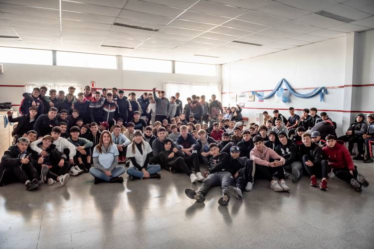 Docentes de la Facultad de Ciencias de la Salud brindaron capacitaciones en el club Estudiantes de La Plata