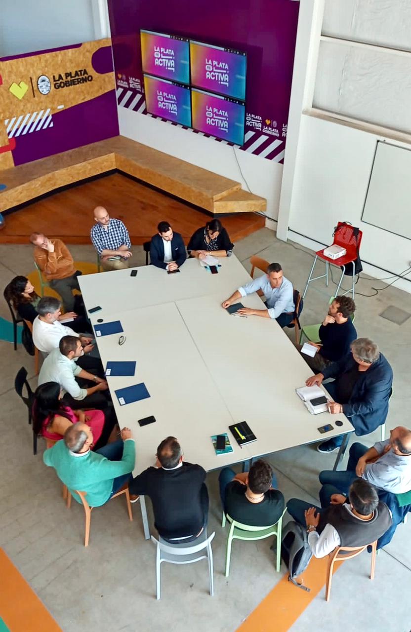 Importante reunión de vinculación entre la UCALP, instituciones platenses y emprendedores