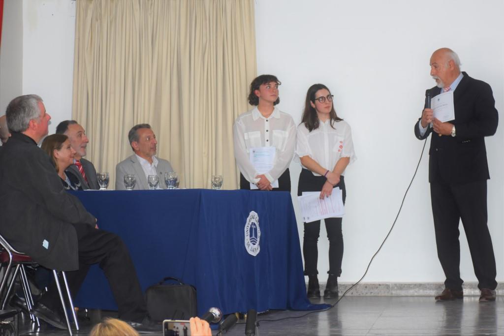 La Facultad de Ciencias Económicas y Sociales realizó un homenaje a los docentes con más de 25 años en la UCALP 