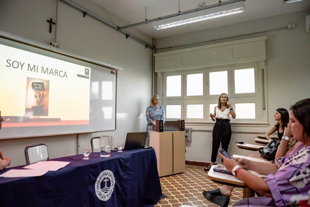 Se realizó el Workshop “Liderazgo político femenino” 