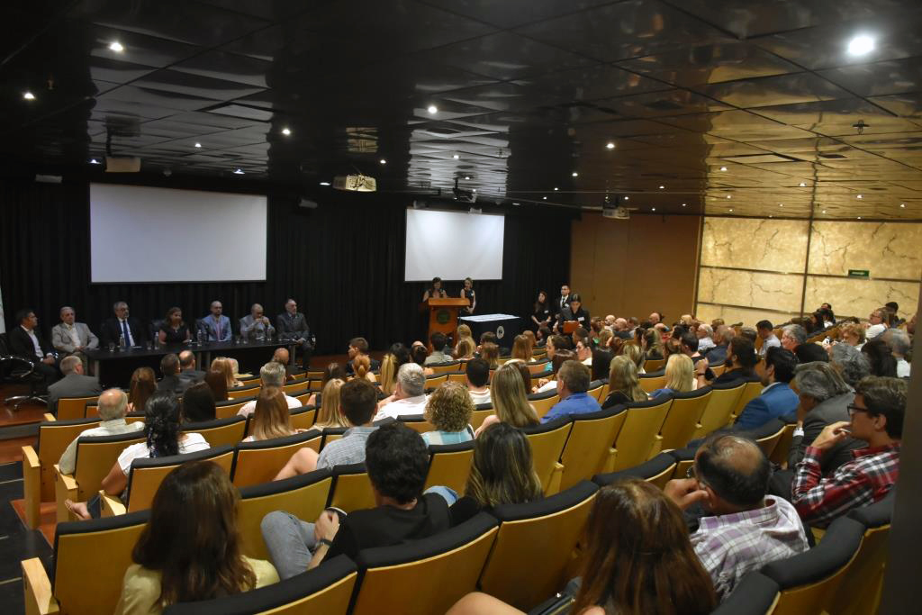 Se realizó el acto de colación de la Facultad de Ciencias Económicas y Sociales