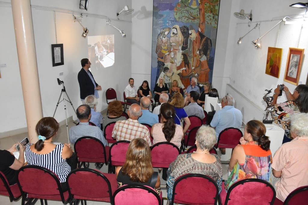 Se presentó la colección de libros de Artistas en el Museo