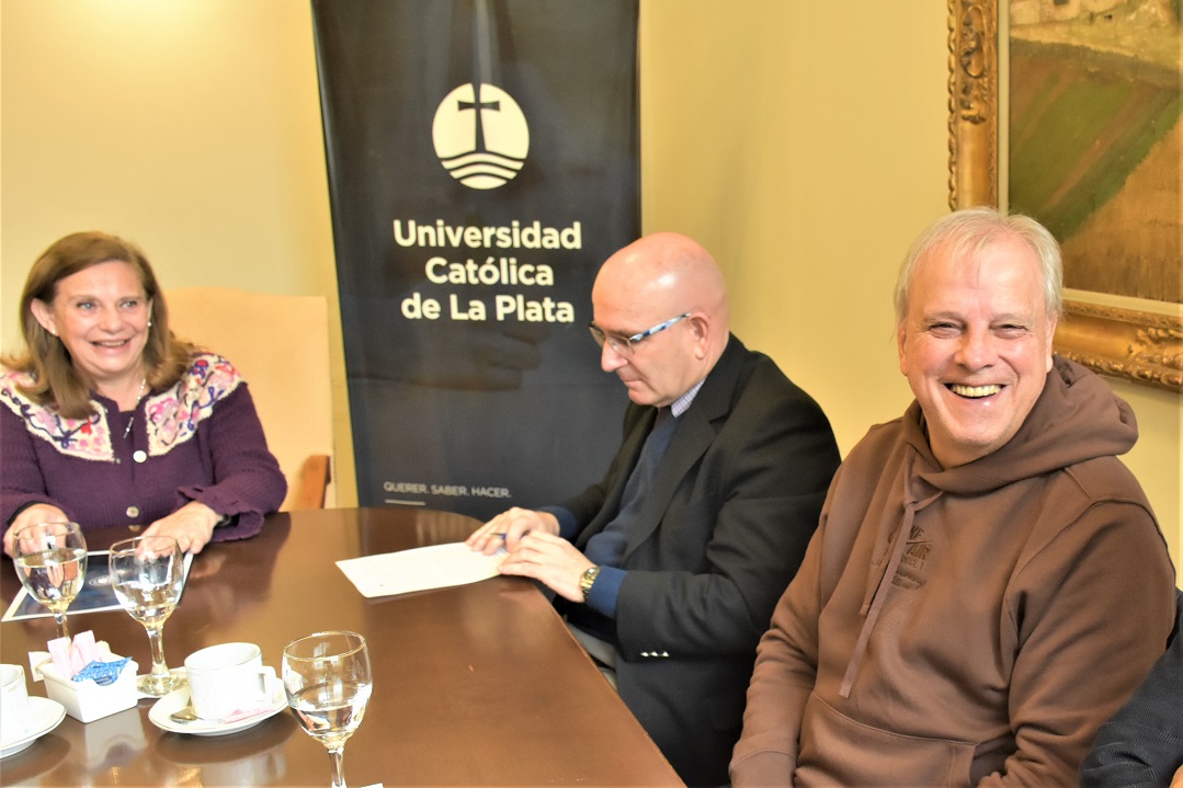 Convenio marco de colaboración entre la Universidad y el Círculo de periodistas de la Provincia de Buenos Aires