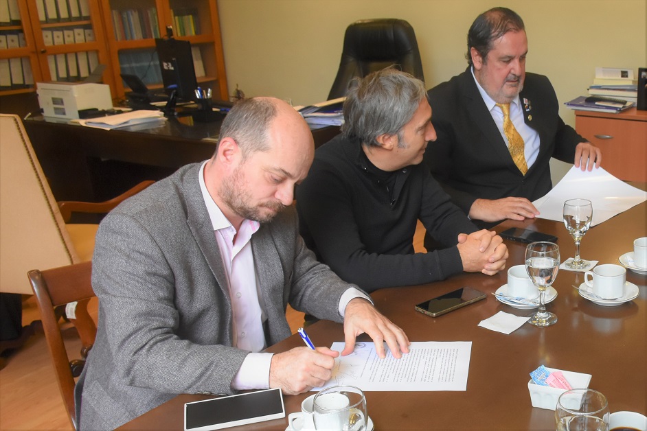 Convenio marco de colaboración entre la Universidad y el Círculo de periodistas de la Provincia de Buenos Aires