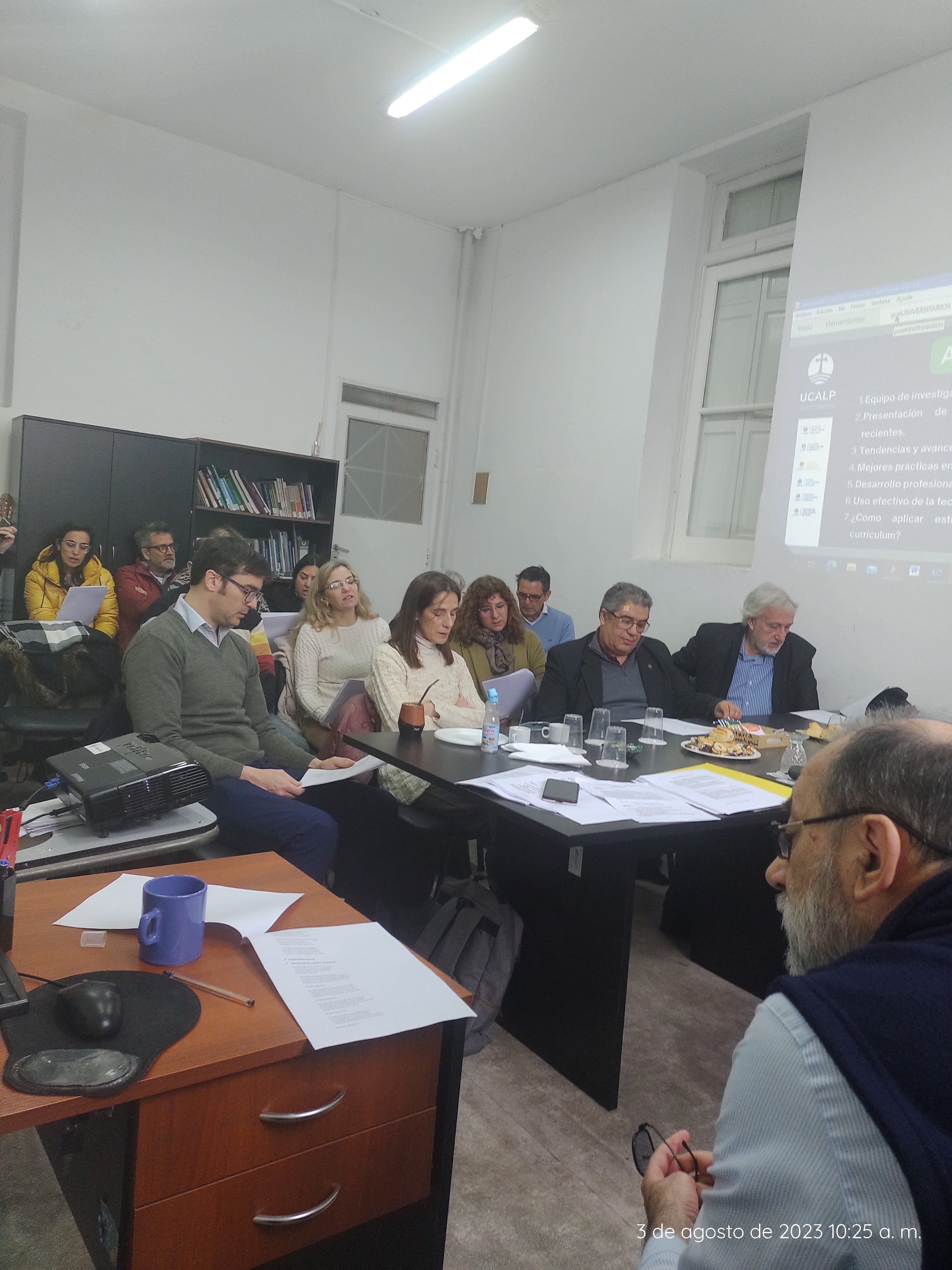 Reunión de investigación preuniversitaria (4)