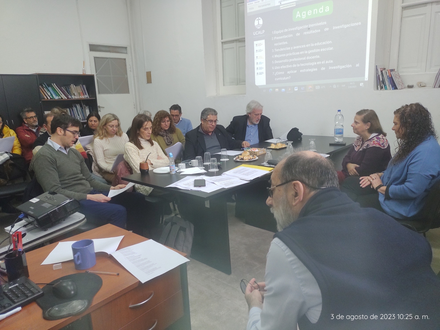Reunión de investigación preuniversitaria