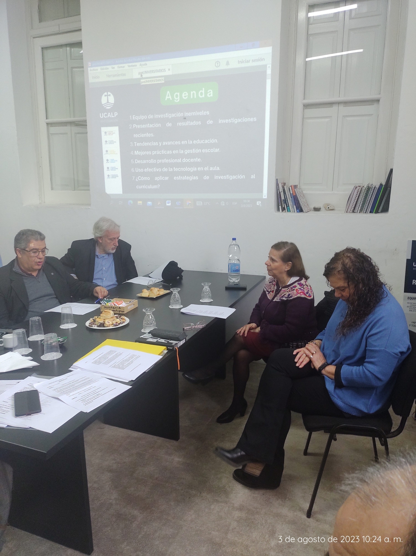 Reunión de investigación preuniversitaria