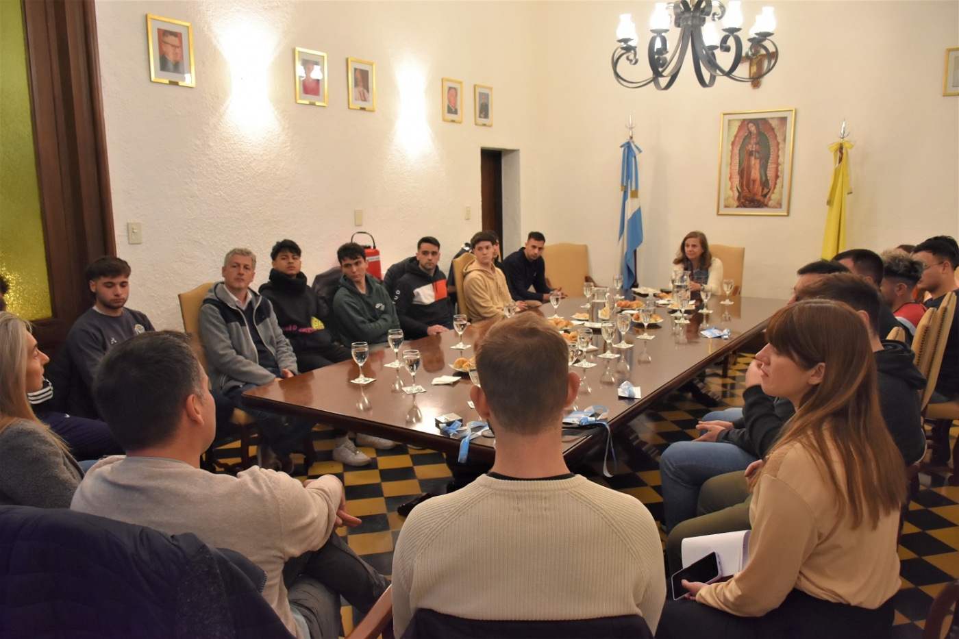 Encuentro de los deportistas que participaron en los JUAR en el Rectorado
