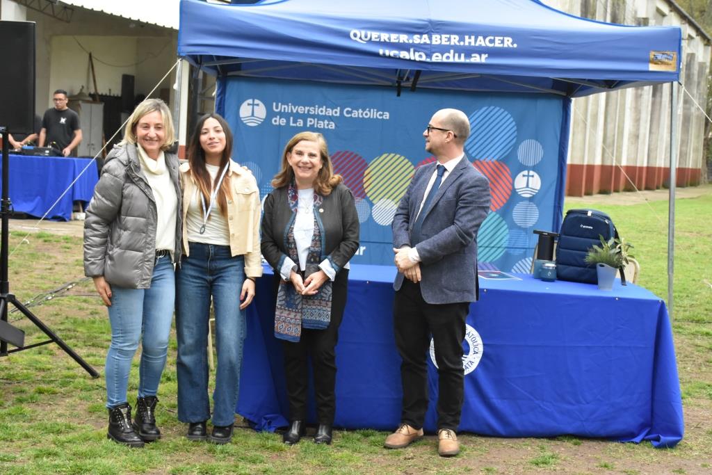 La Universidad celebró el Día del Estudiante y reconoció a los mejores promedios