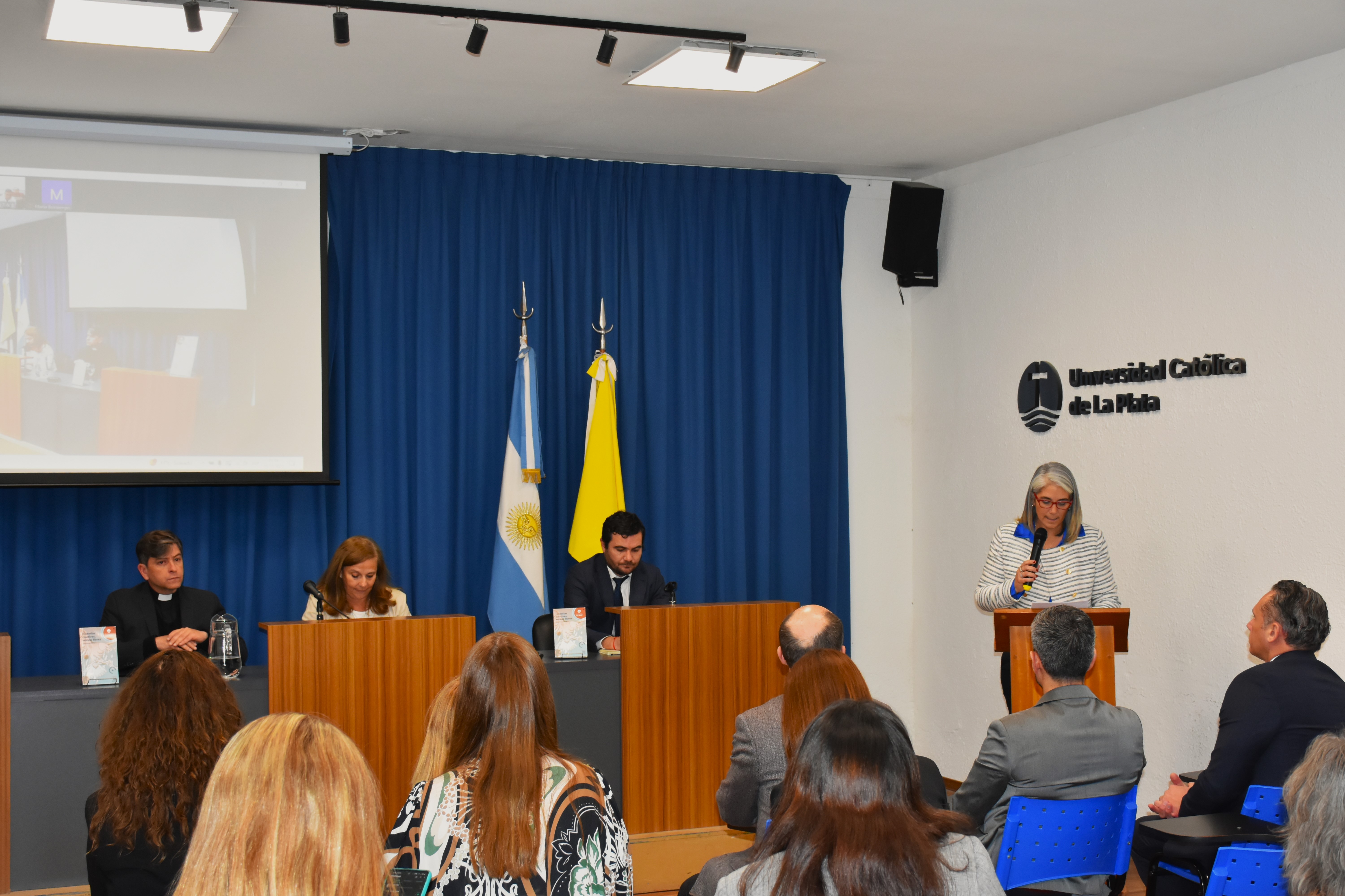 Se presentó el libro ‘‘Historias cautivas, versos libres’’