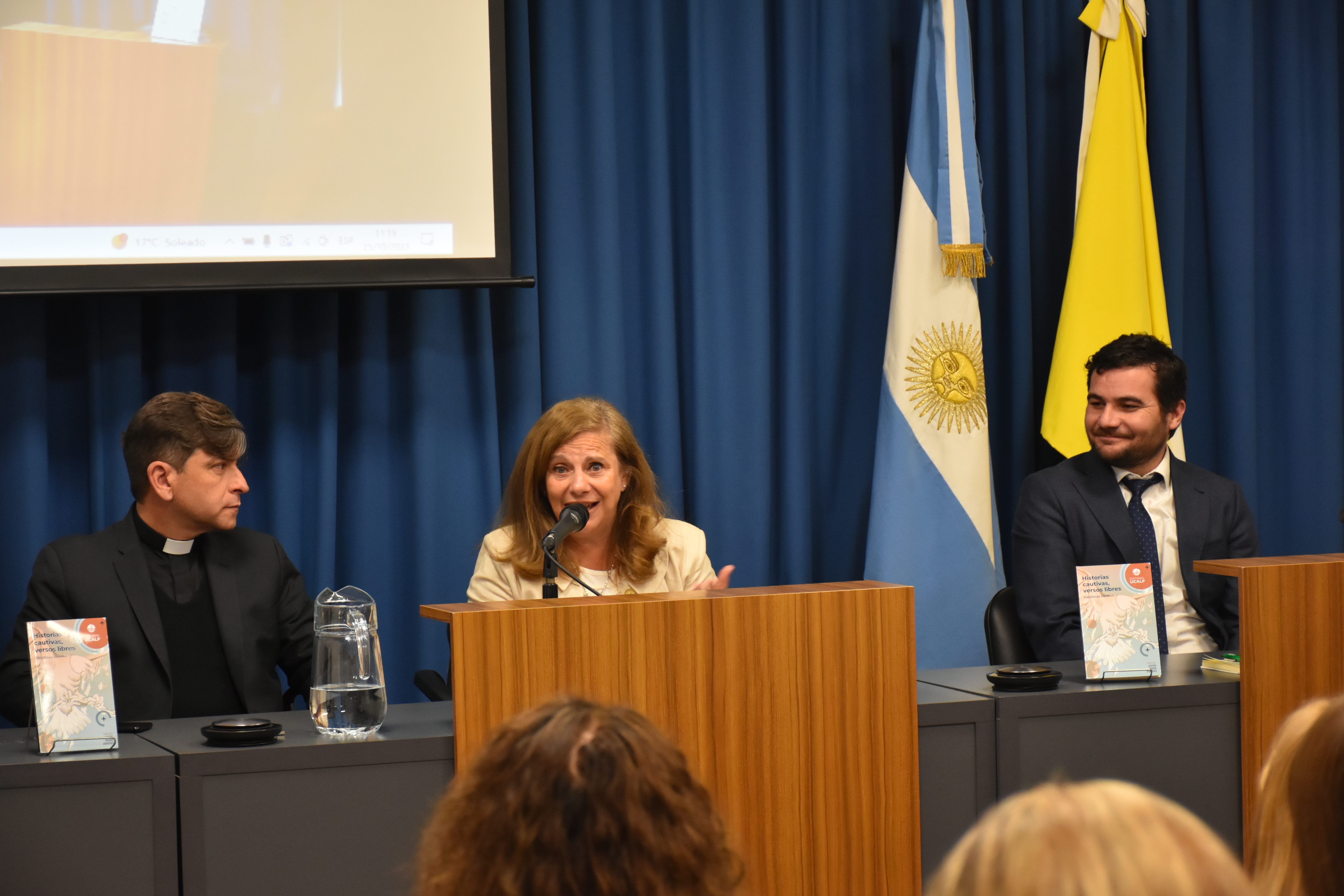 Se presentó el libro ‘‘Historias cautivas, versos libres’’