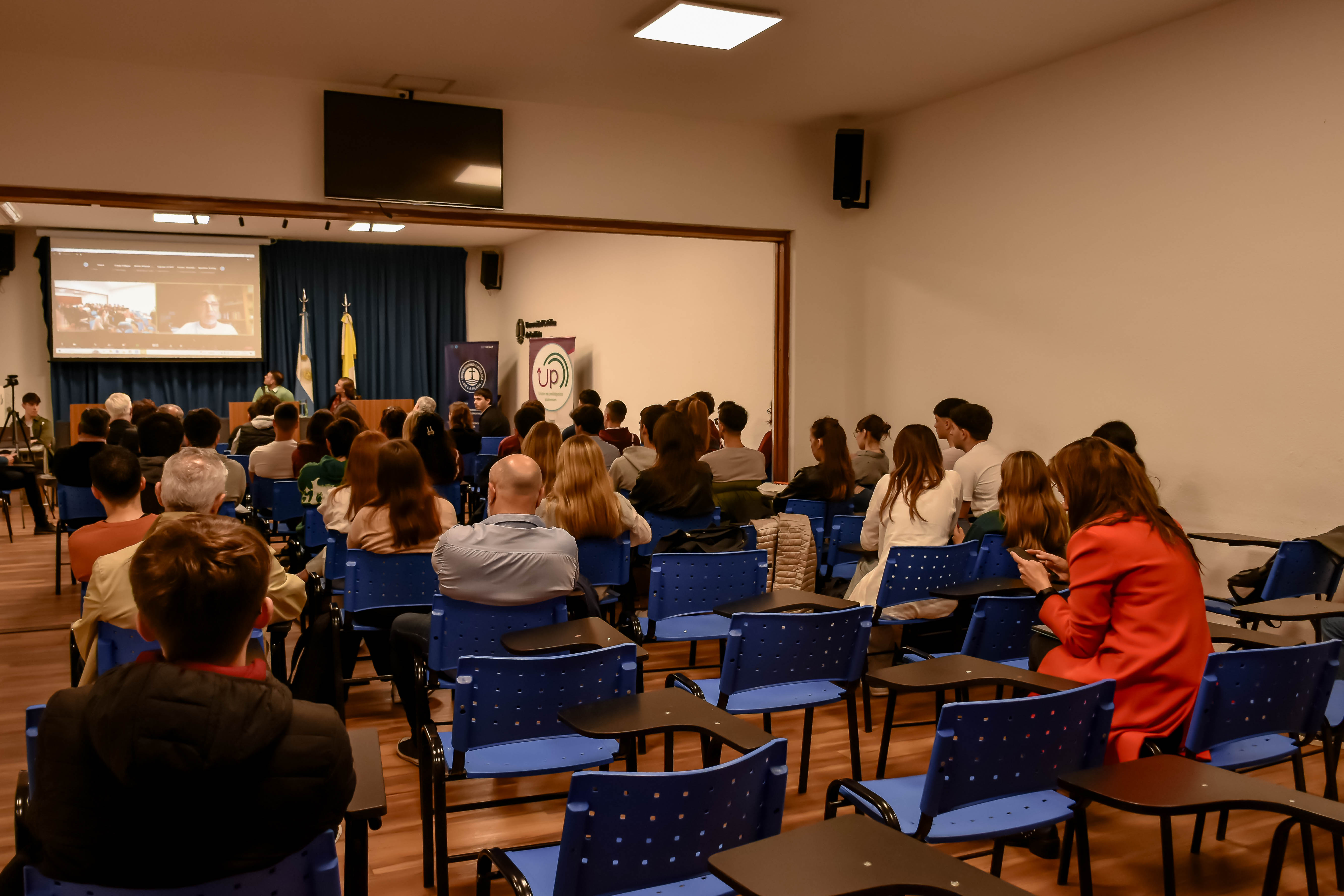 Se realizó el conversatorio ‘’Elecciones 2023’’ (16)