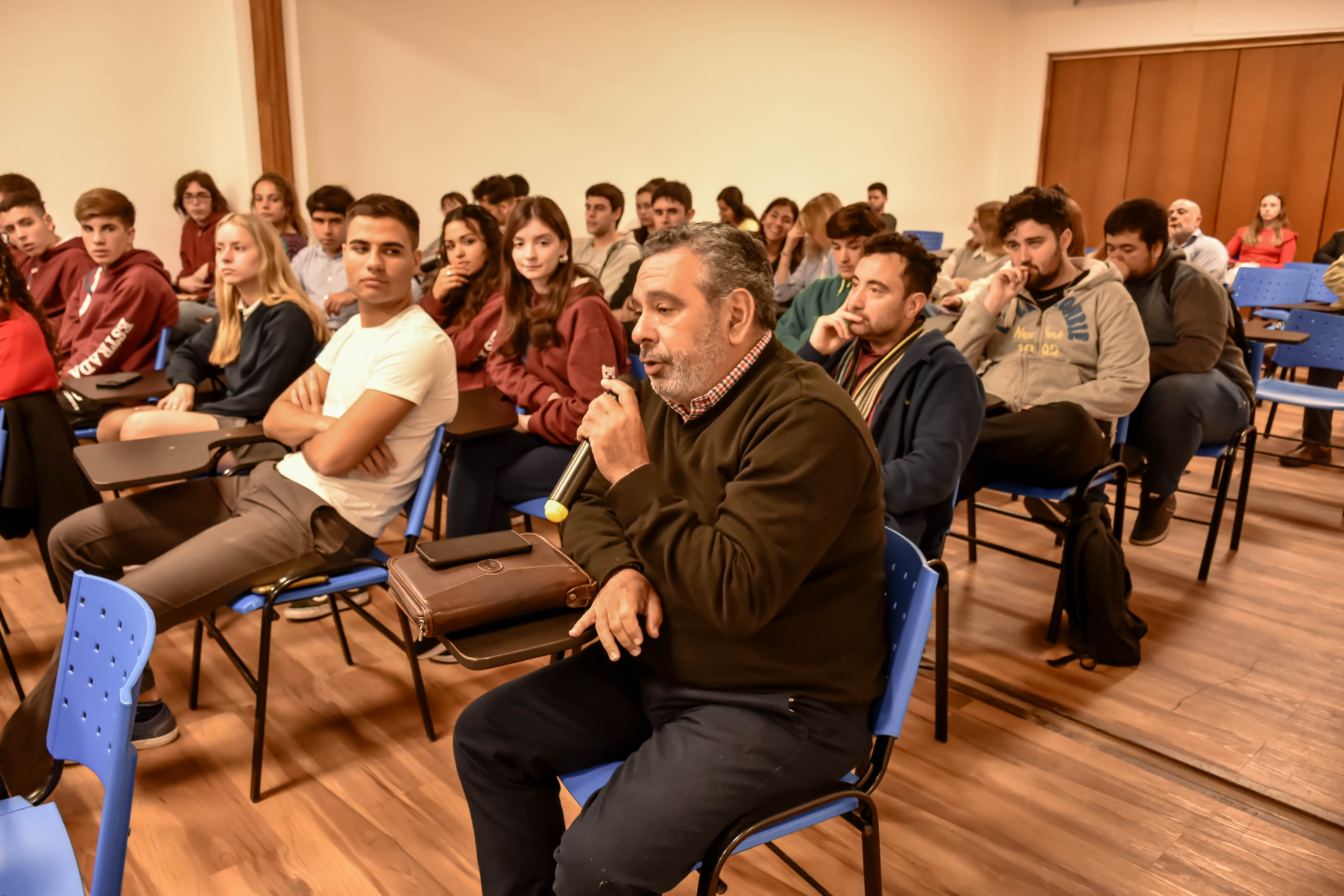 Se realizó el conversatorio ‘’Elecciones 2023’’ (17)