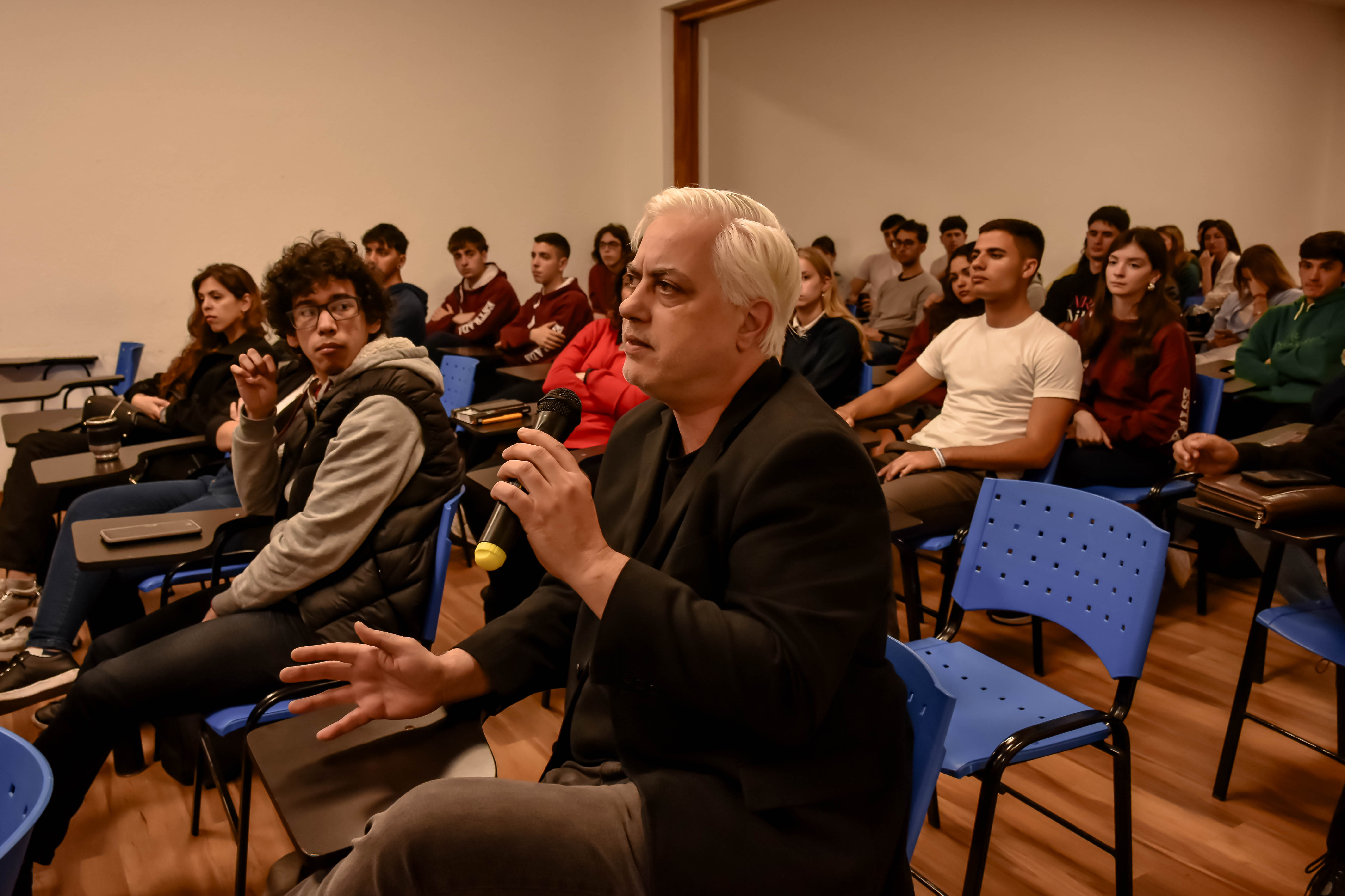 Se realizó el conversatorio ‘’Elecciones 2023’’ (19)