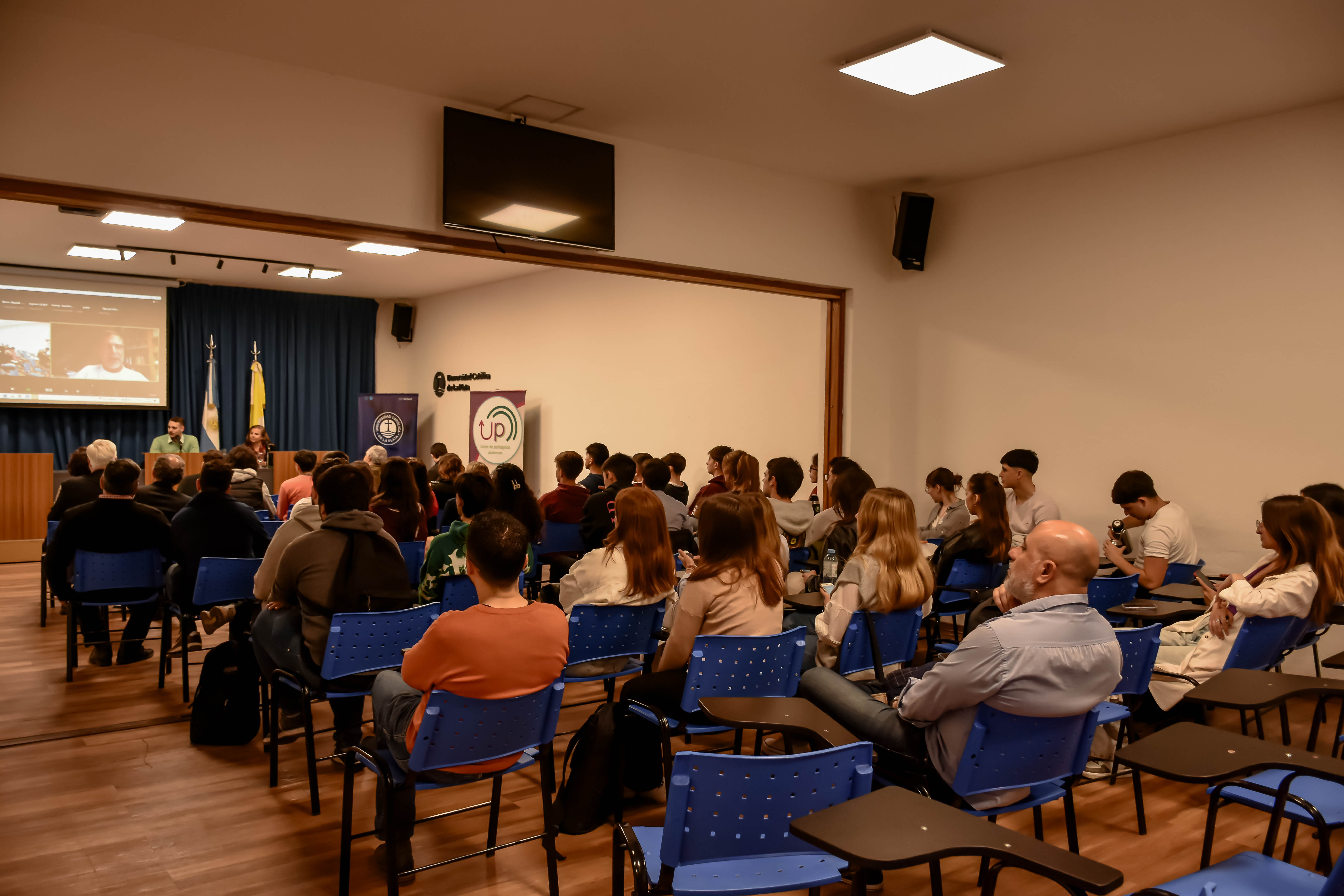 Se realizó el conversatorio ‘’Elecciones 2023’’ (9)