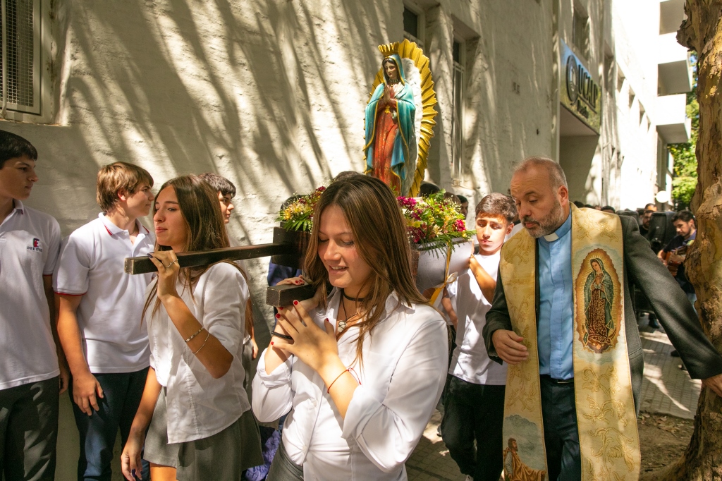 Emotivo Abrazo al Rectorado de la UCALP en la celebración de su 60 Aniversario