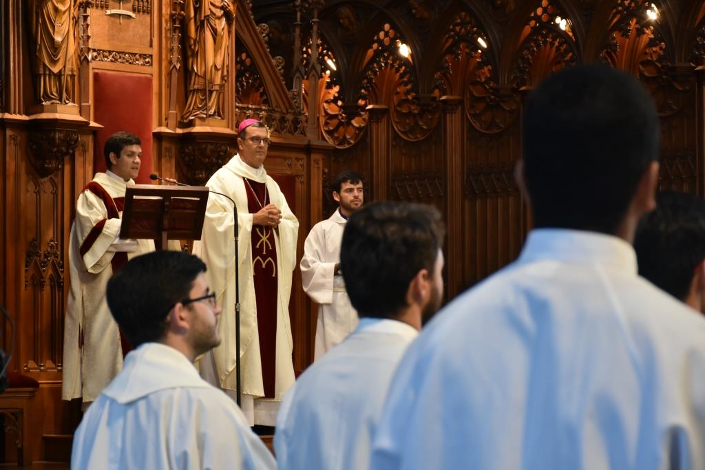 Junto a Monseñor Mestre celebramos la misa por el 60 aniversario de la UCALP
