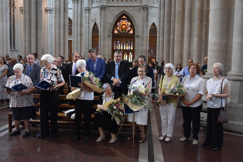 Junto a Monseñor Mestre celebramos la misa por el 60 aniversario de la UCALP