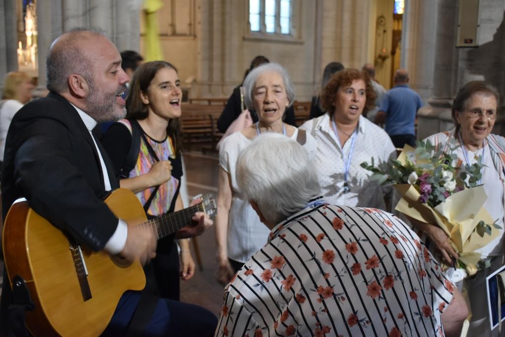 Junto a Monseñor Mestre celebramos la misa por el 60 aniversario de la UCALP