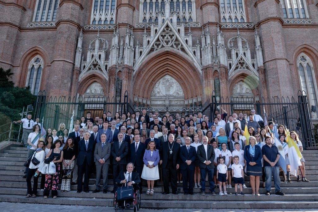 Junto a Monseñor Mestre celebramos la misa por el 60 aniversario de la UCALP