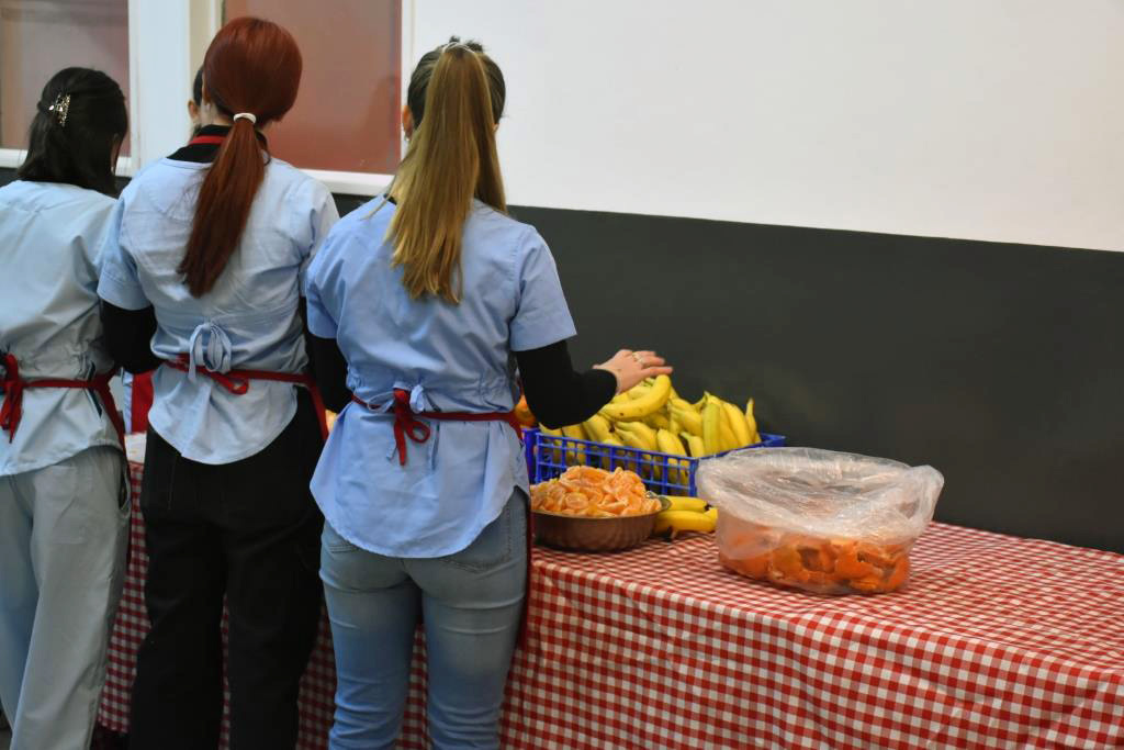 Colegio Estrada teatro y cocina para una alimentación saludable