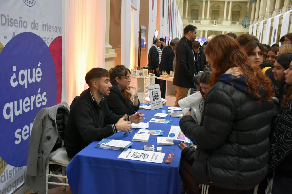 Miles de jóvenes en el arranque de la Expo UCALP 2024