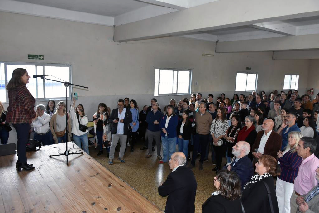 Emotivo acto de distinción a docentes y no docentes con más de 35 años de trayectoria en la UCALP