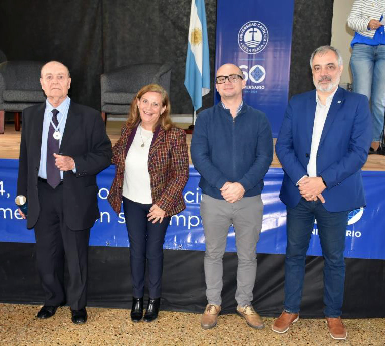 Emotivo acto de distinción a docentes y no docentes con más de 35 años de trayectoria en la UCALP